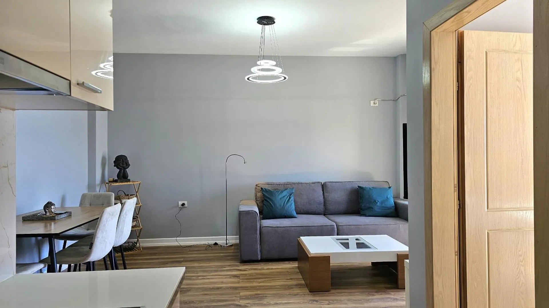 Albina Apartment Sarandë 0*,